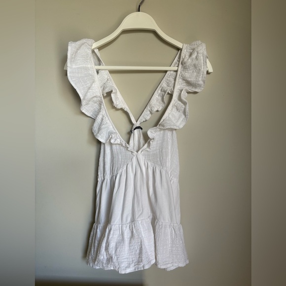 Zara White Ruffle Sleeveless Blouse - Picture 1 of 8